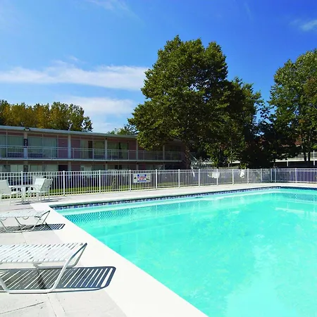 Hotel Howard Johnson By Wyndham Albany Extérieur photo