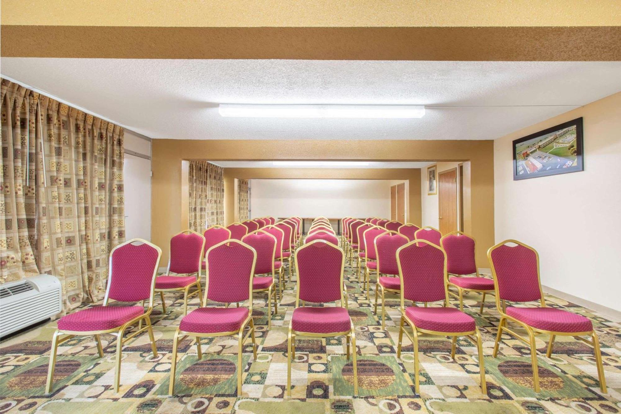 Hotel Howard Johnson By Wyndham 2*