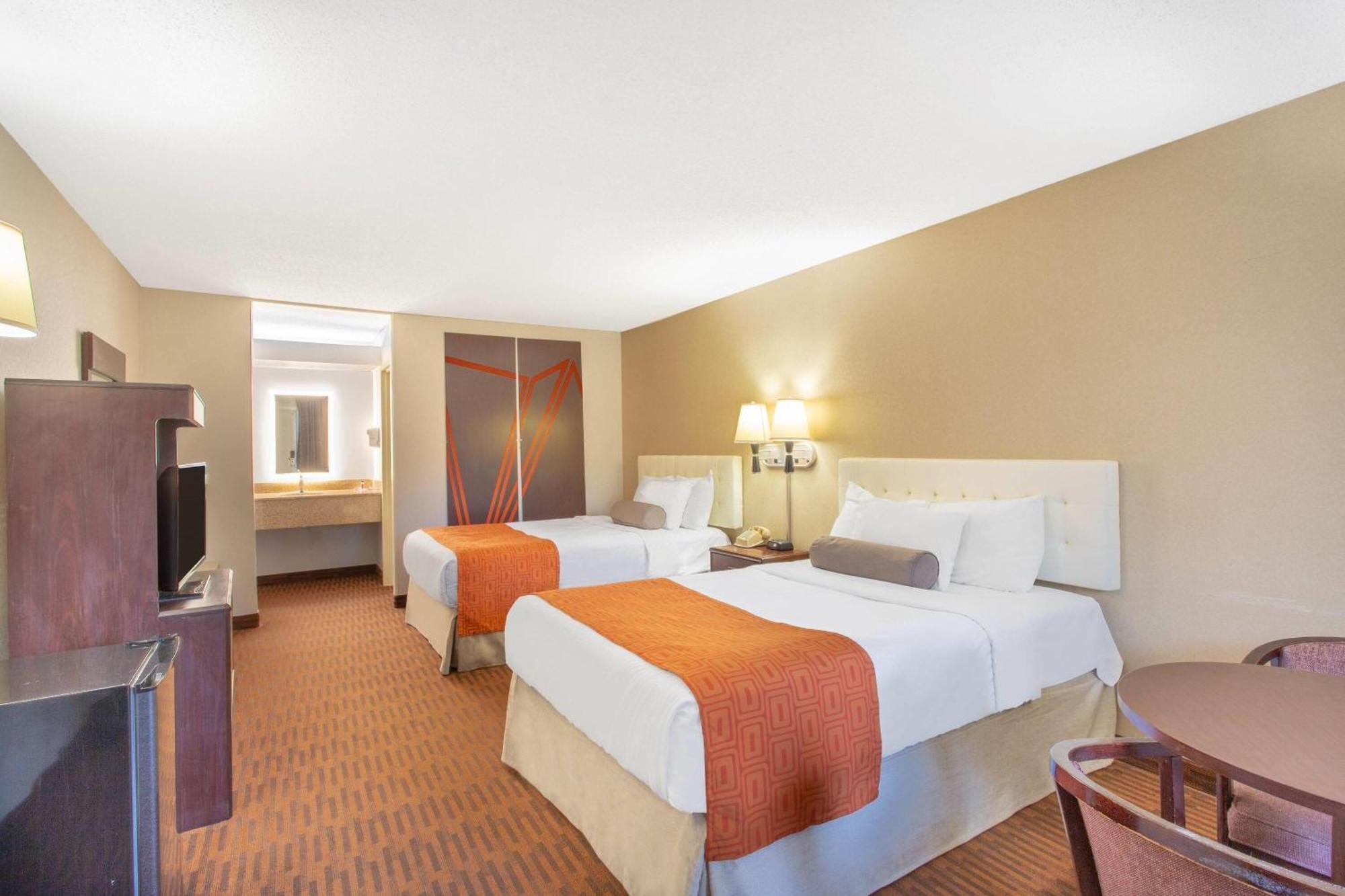 Howard Johnson By Wyndham 2*