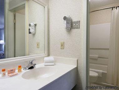 Howard Johnson By Wyndham Hotel