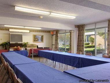 Howard Johnson By Wyndham Hotel 2*