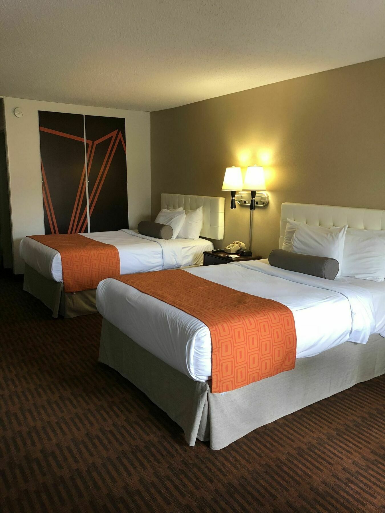 Howard Johnson By Wyndham Hotel