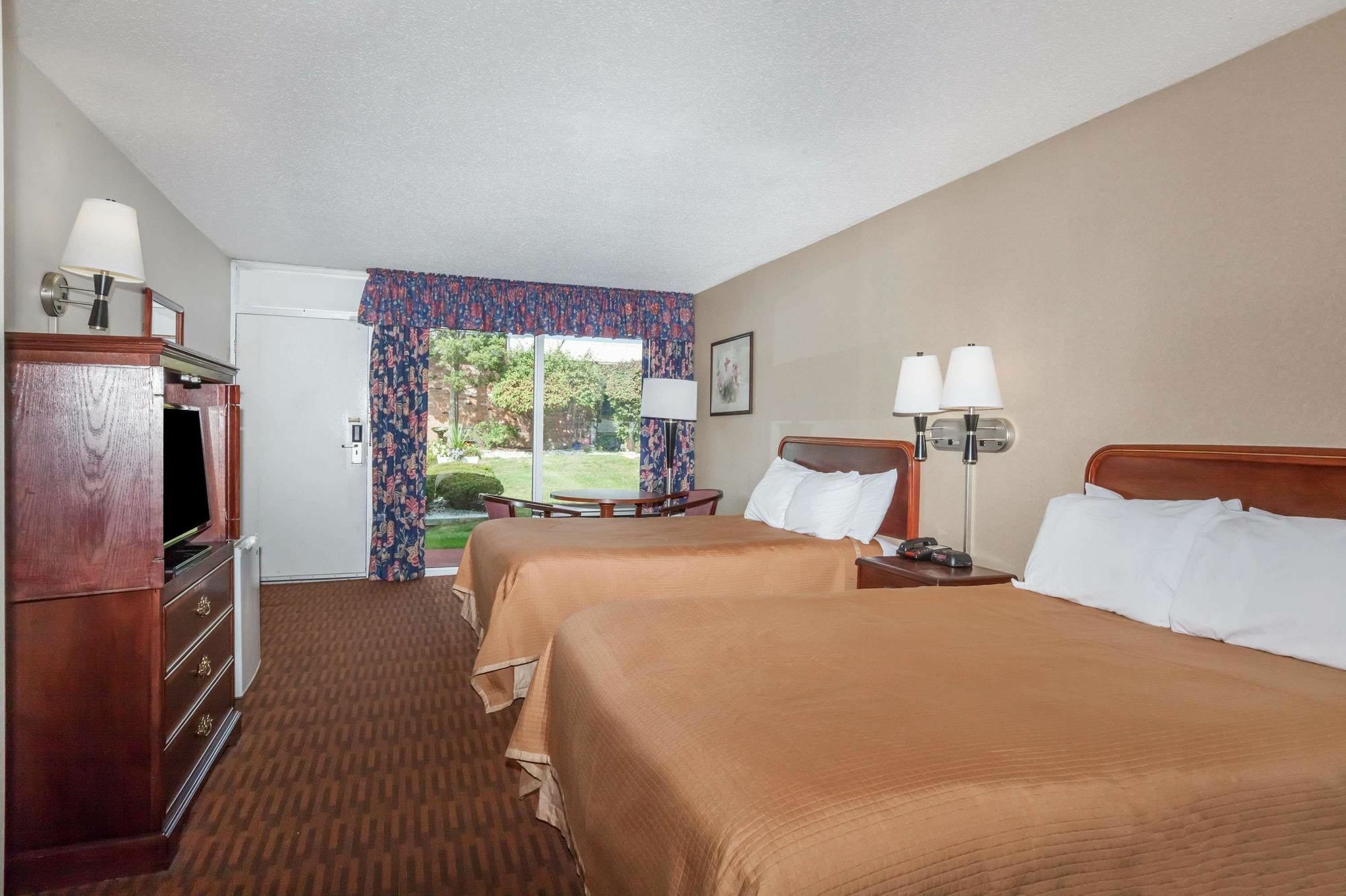 Hotel Howard Johnson By Wyndham 2*