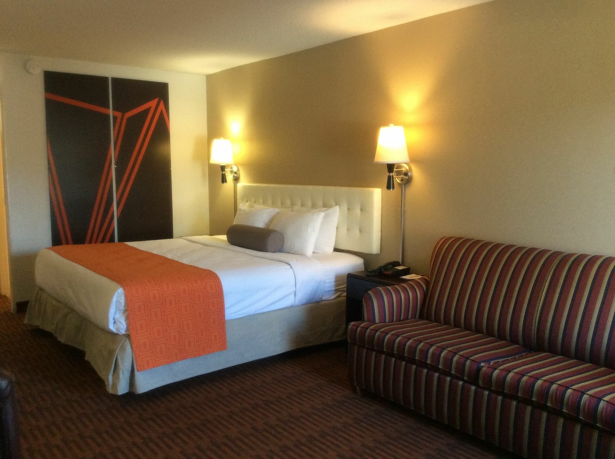 Howard Johnson By Wyndham Hotel